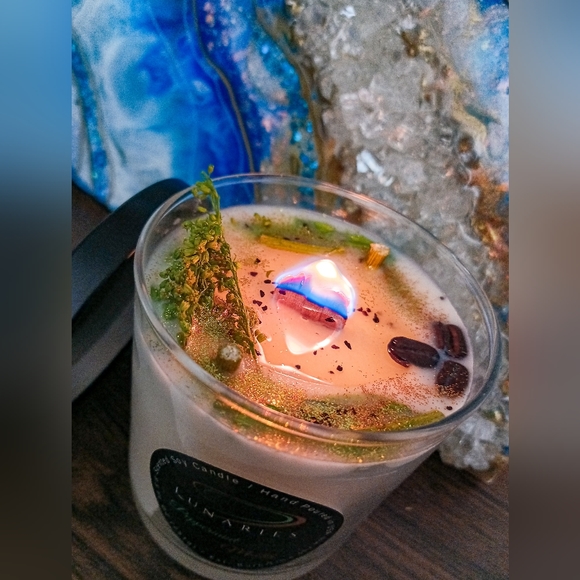 Apple Cinnamon Soy Wax Candle w/ Wood Wick and Botanicals - Picture 10 of 16